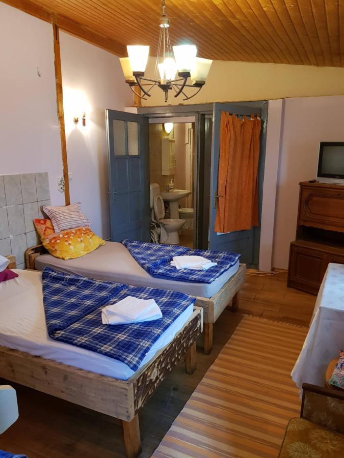 Hompot Accommodation Deva Bagian luar foto