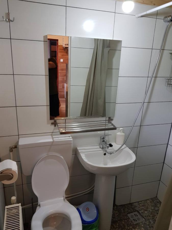Hompot Accommodation Deva Bagian luar foto