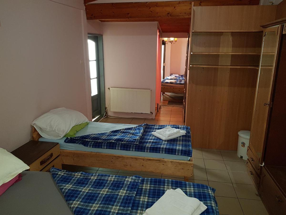 Hompot Accommodation Deva Bagian luar foto
