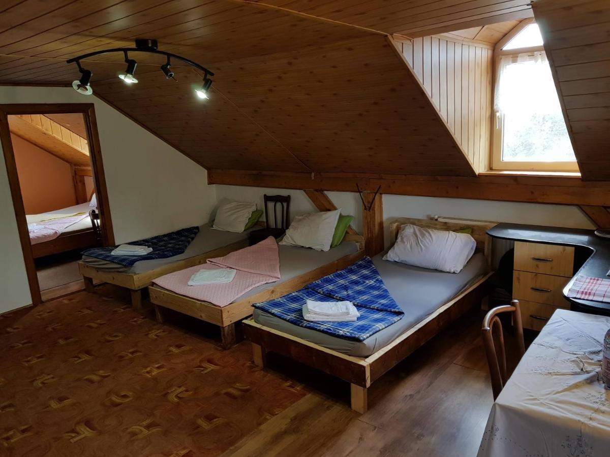 Hompot Accommodation Deva Bagian luar foto