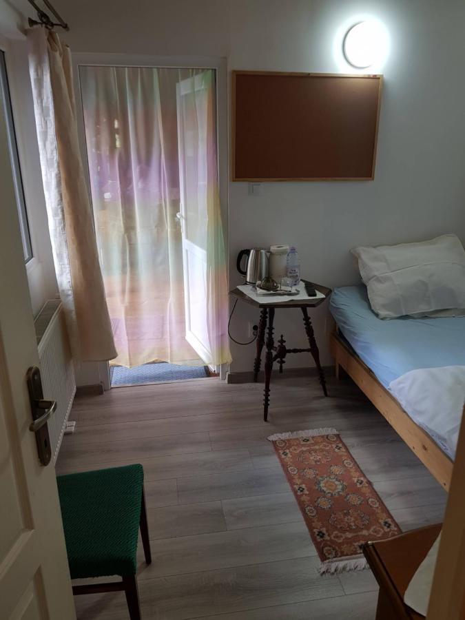 Hompot Accommodation Deva Bagian luar foto
