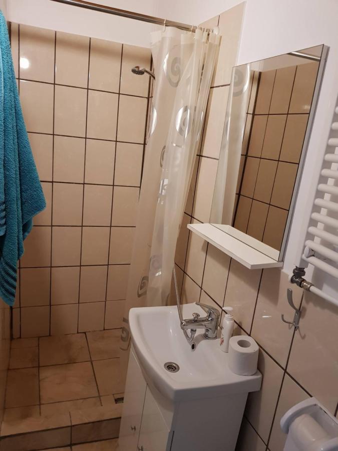Hompot Accommodation Deva Bagian luar foto