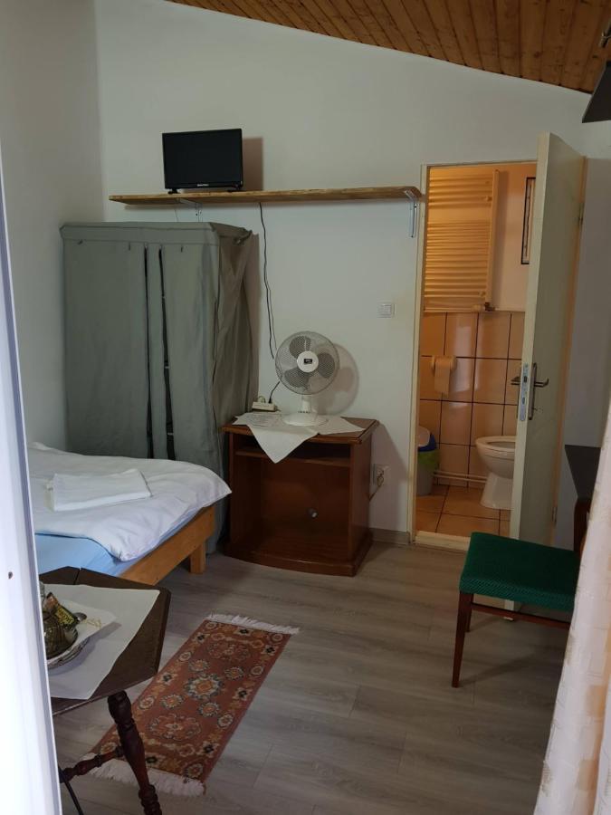 Hompot Accommodation Deva Bagian luar foto