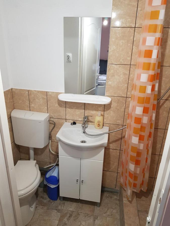 Hompot Accommodation Deva Bagian luar foto