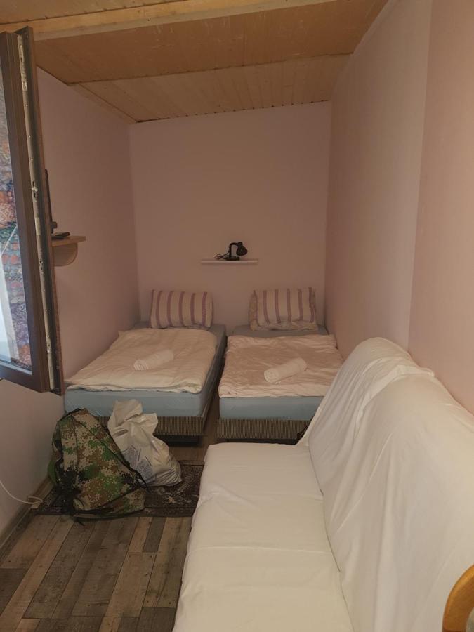 Hompot Accommodation Deva Bagian luar foto