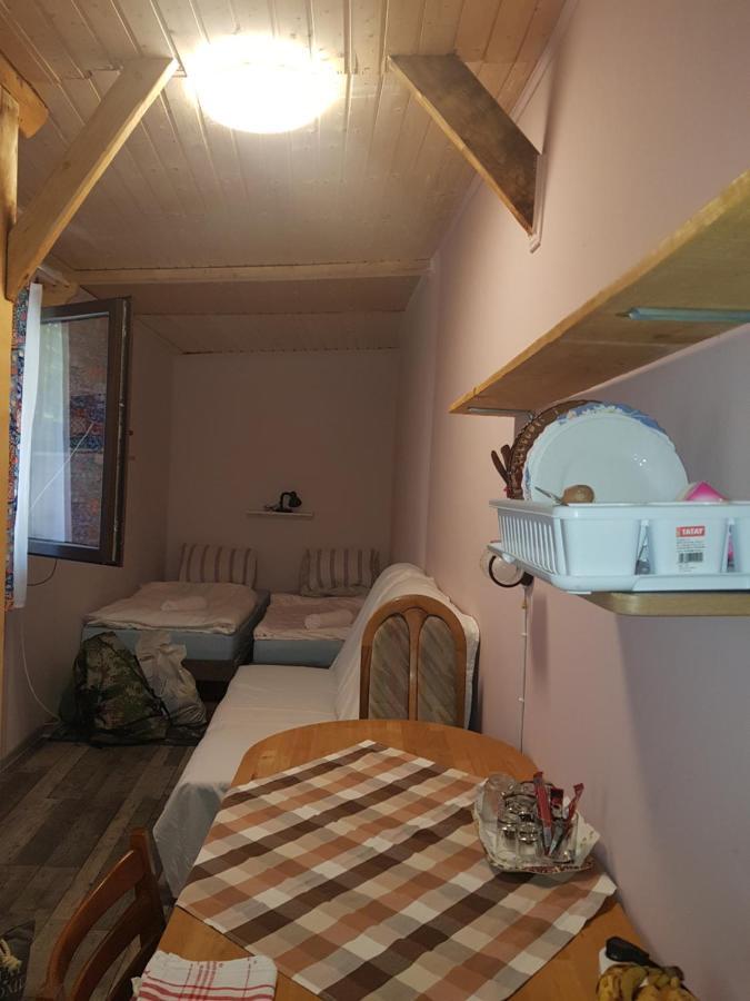Hompot Accommodation Deva Bagian luar foto