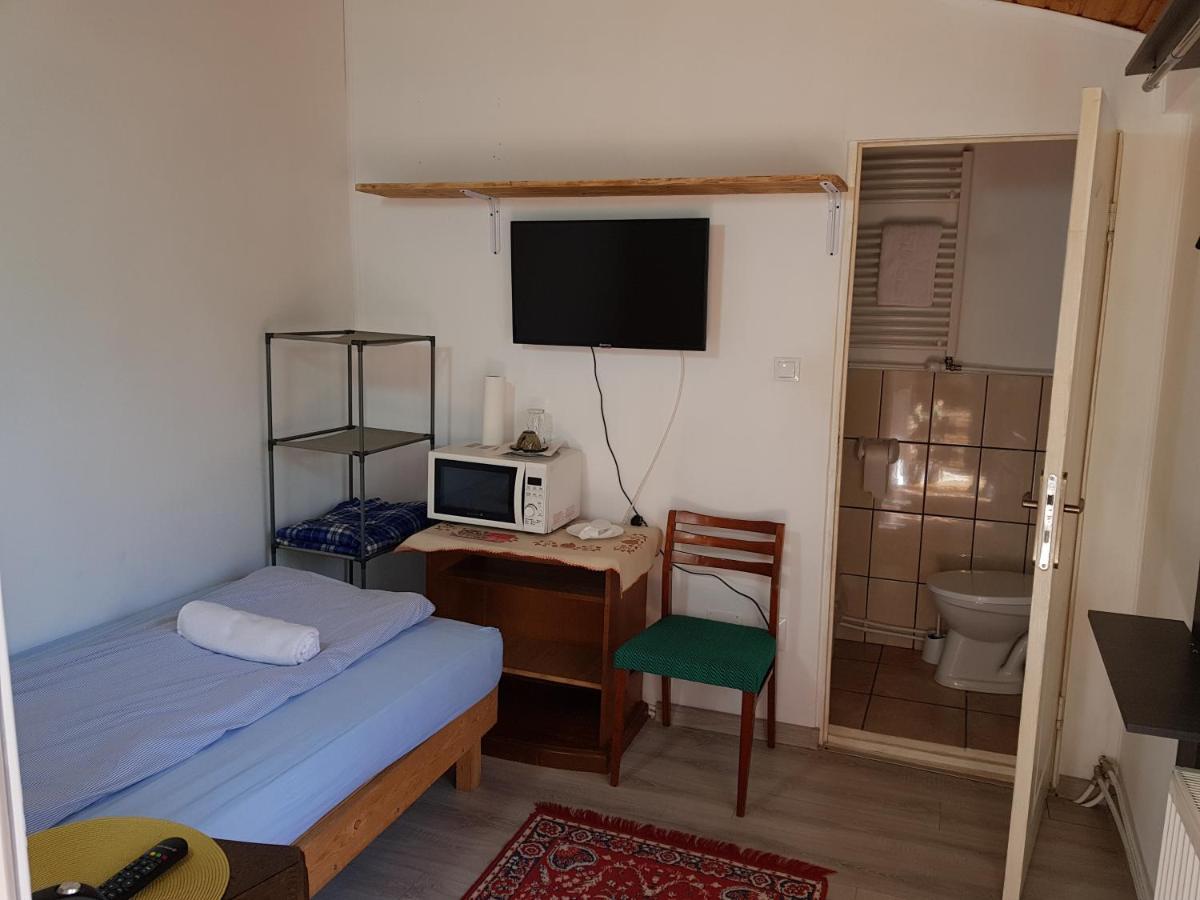 Hompot Accommodation Deva Bagian luar foto