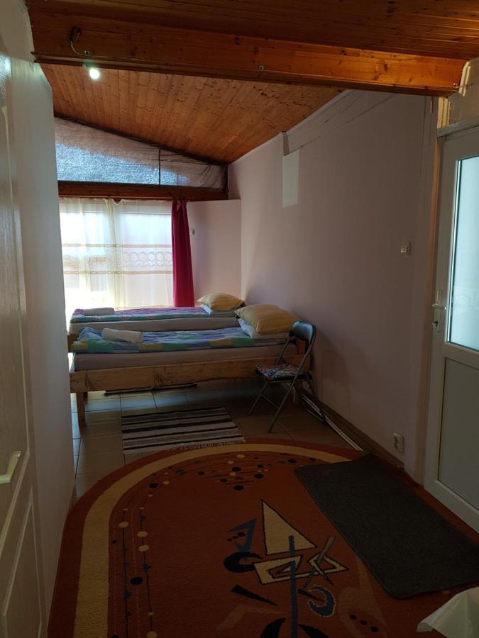 Hompot Accommodation Deva Bagian luar foto