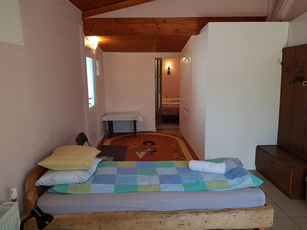 Hompot Accommodation Deva Bagian luar foto